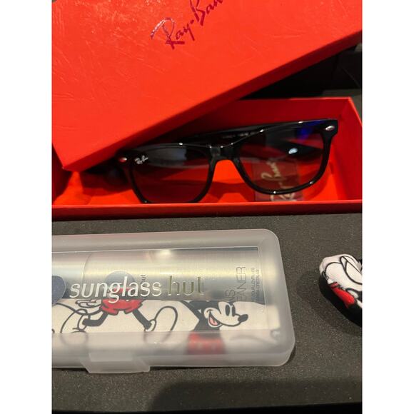 Disney Mickey KIDS Rayban Sunglass Hut M90th Limited Edition Set  773/1000 - Picture 5 of 7